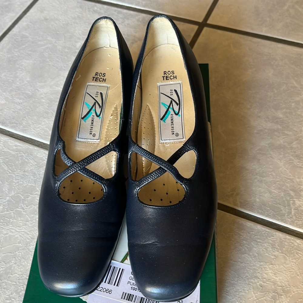 Ros Hommerson size 8.5 Slim